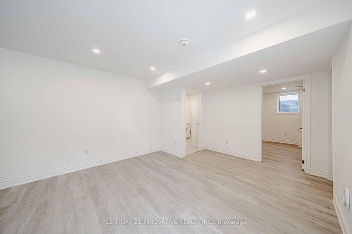Property Photo:  921 Langford Boulevard Bsmt  ON L3Z 4J2 