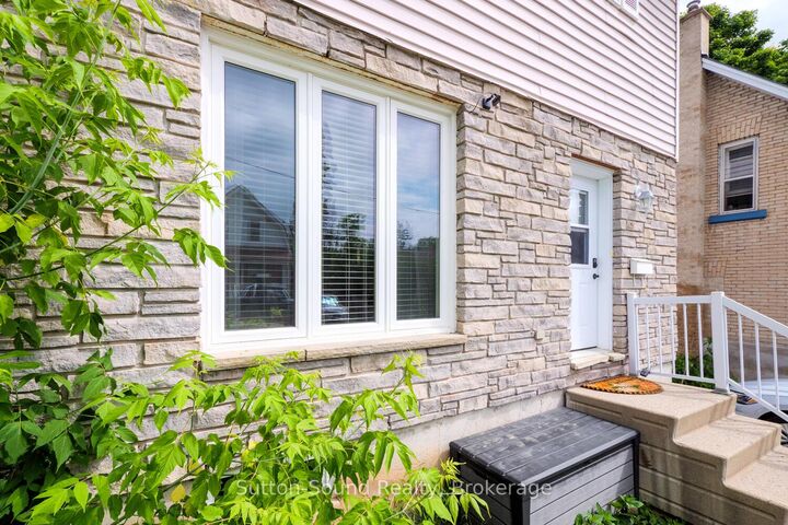 Property Photo: 428 11th A Street W ON N4K 3T5