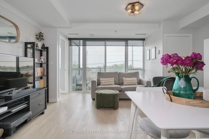 Photo de la propriété: 51 Lady Bank Road 301 ON M8Z 0C9
