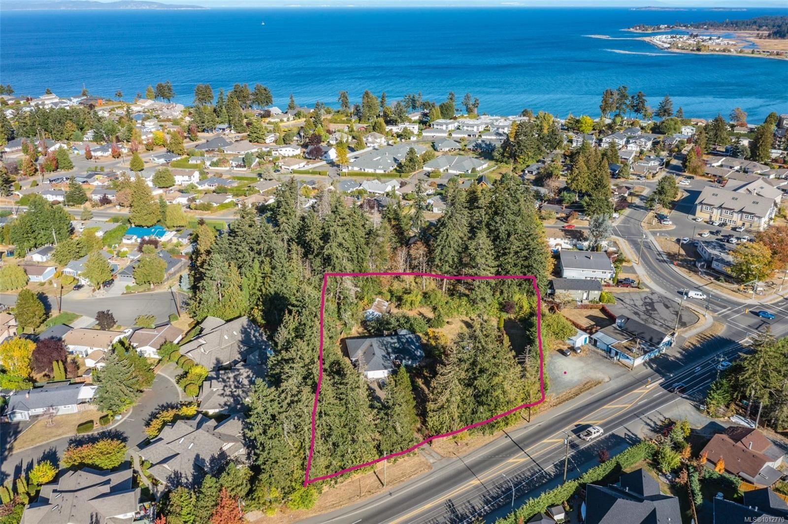 Photo de la propriété:  563 Island Hwy W  BC V9P 1C7 