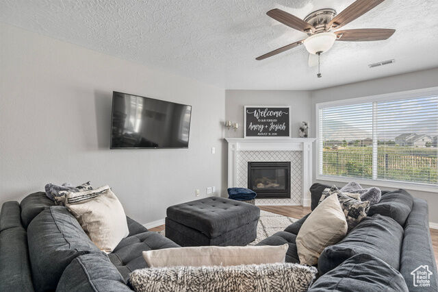 Property Photo: 1417 S 1100 W UT 84663