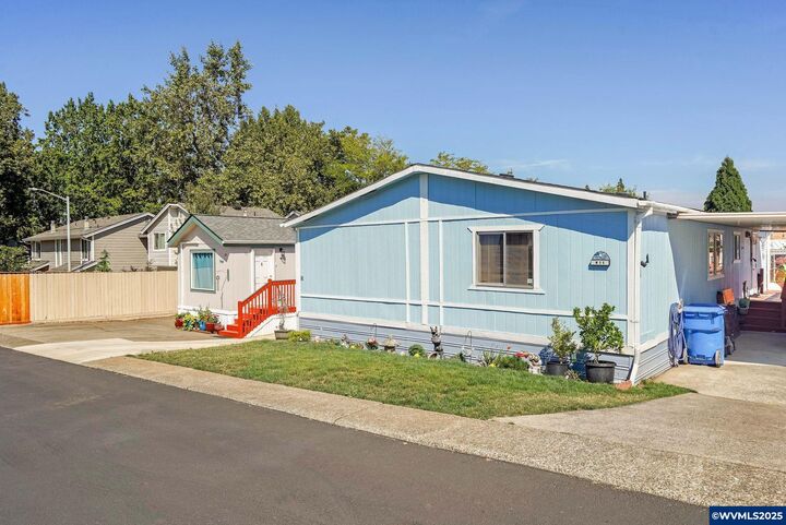Property Photo: 4995 Sunnyside Rd SE #W-11 OR 97302