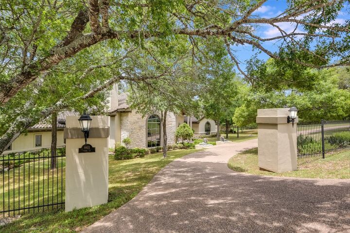 Property Photo: 8611 Young Lane TX 78737