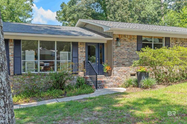 Property Photo:  201 Confederate Drive  AL 36527 