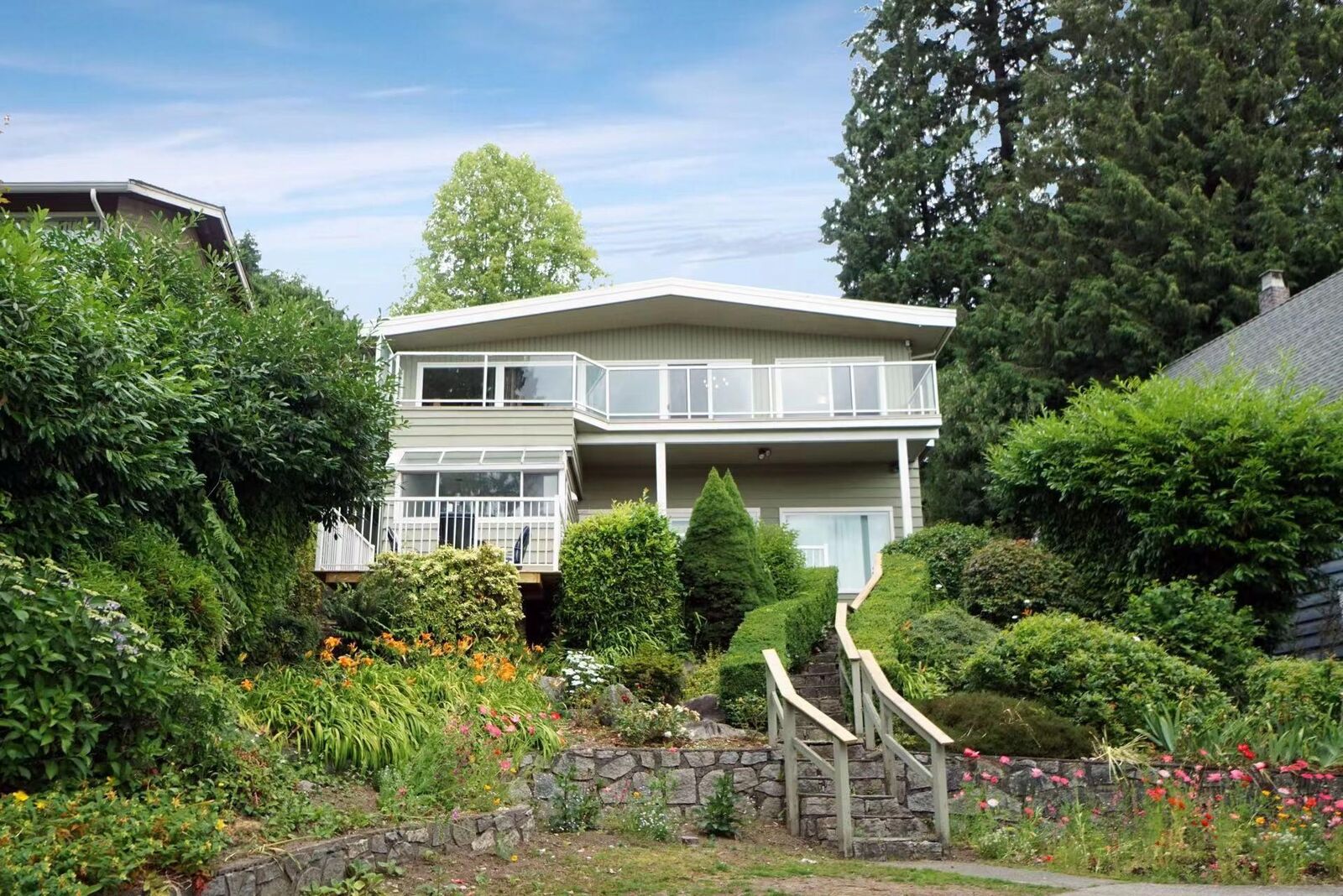 Property Photo: 850 Esquimalt Avenue BC V7T 1J8