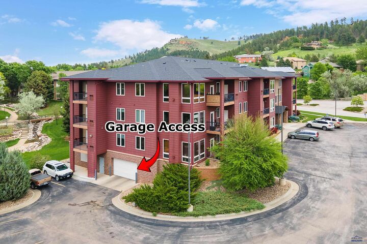 Property Photo:  4031 Fairway Hills Dr Vista Park Condos  SD 57702 