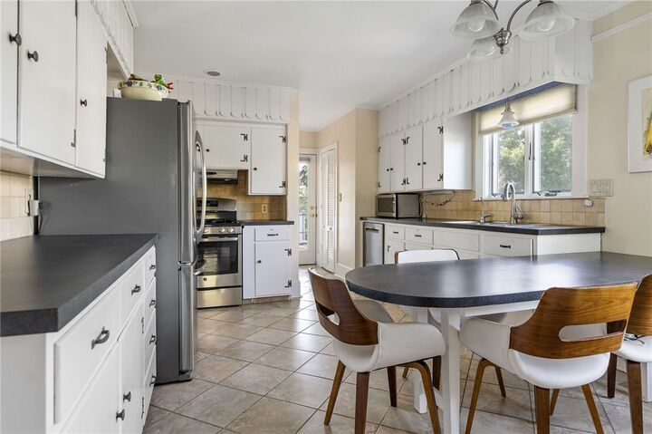 Property Photo:  105 Oxford Place  NY 14850 