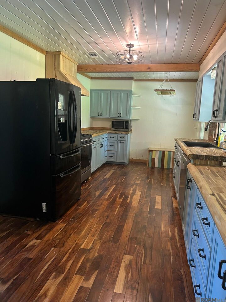 Property Photo: 281 Plauche St LA 70759