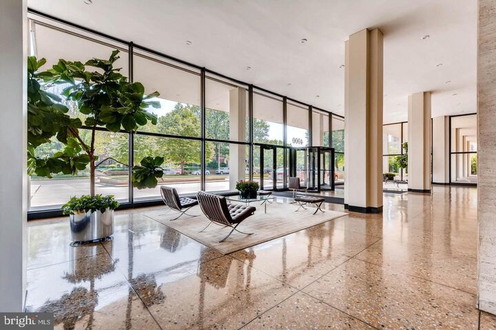 Property Photo:  4000 N Charles Street 502  MD 21218 