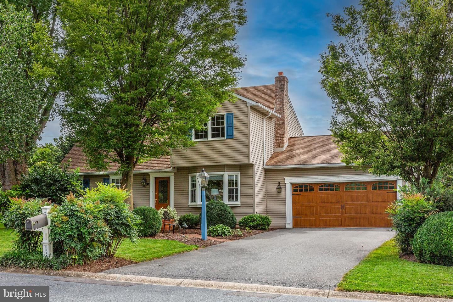 Property Photo:  1104 Hempfield Drive  PA 17601 