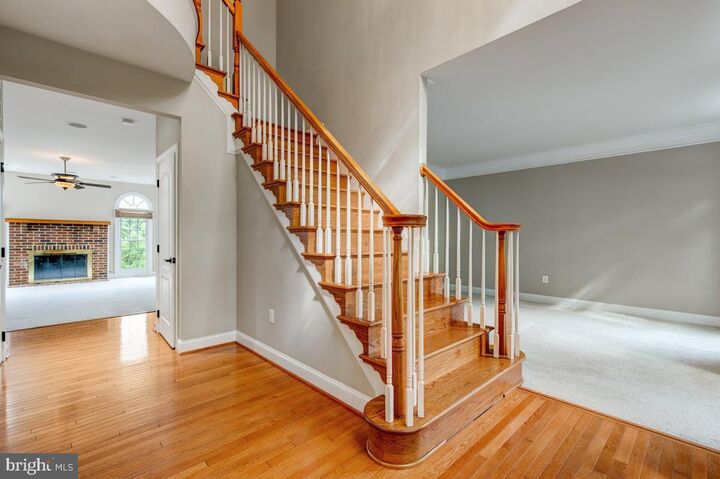 Property Photo:  24188 Spring Meadow Circle  VA 20105