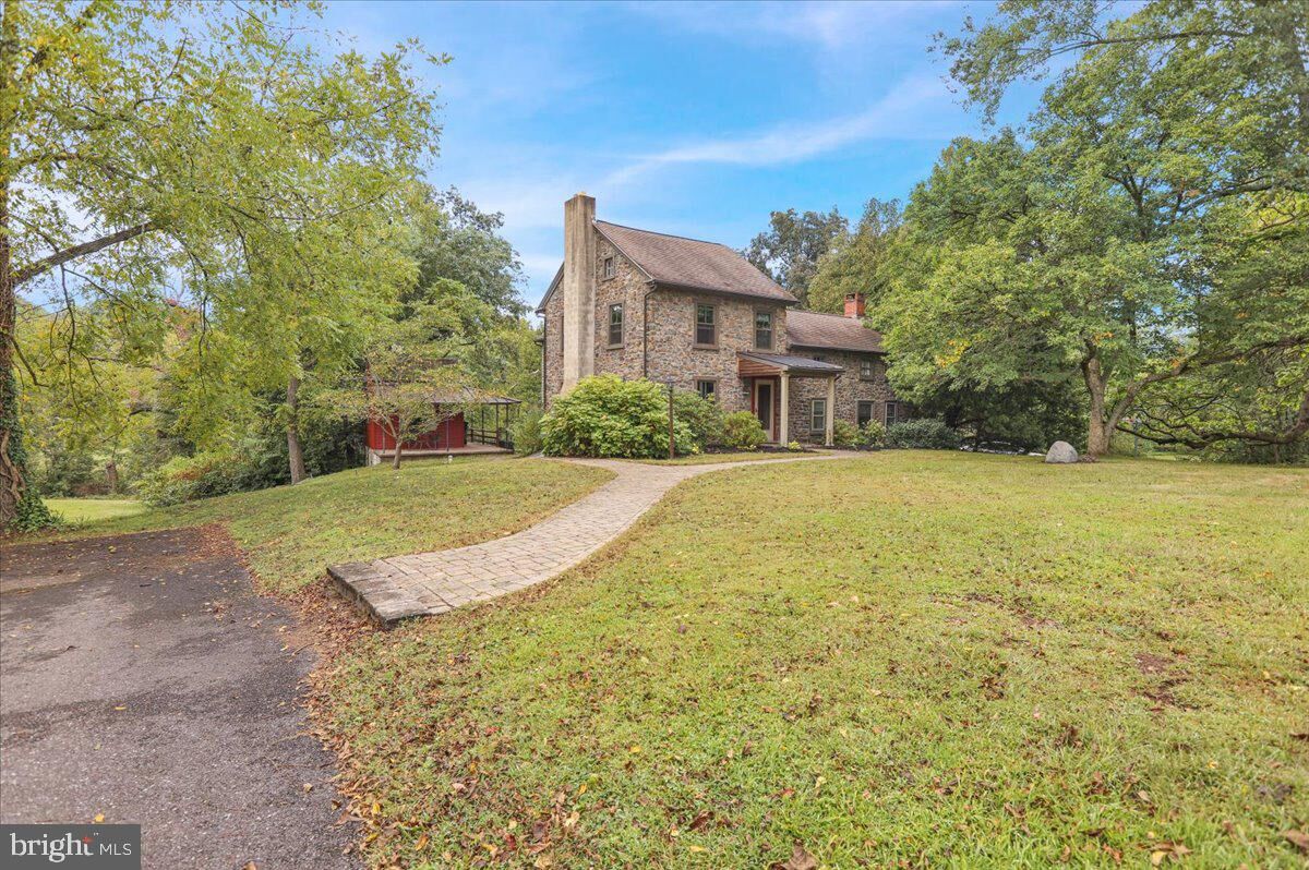 Property Photo:  28 Valley Road  PA 19508 
