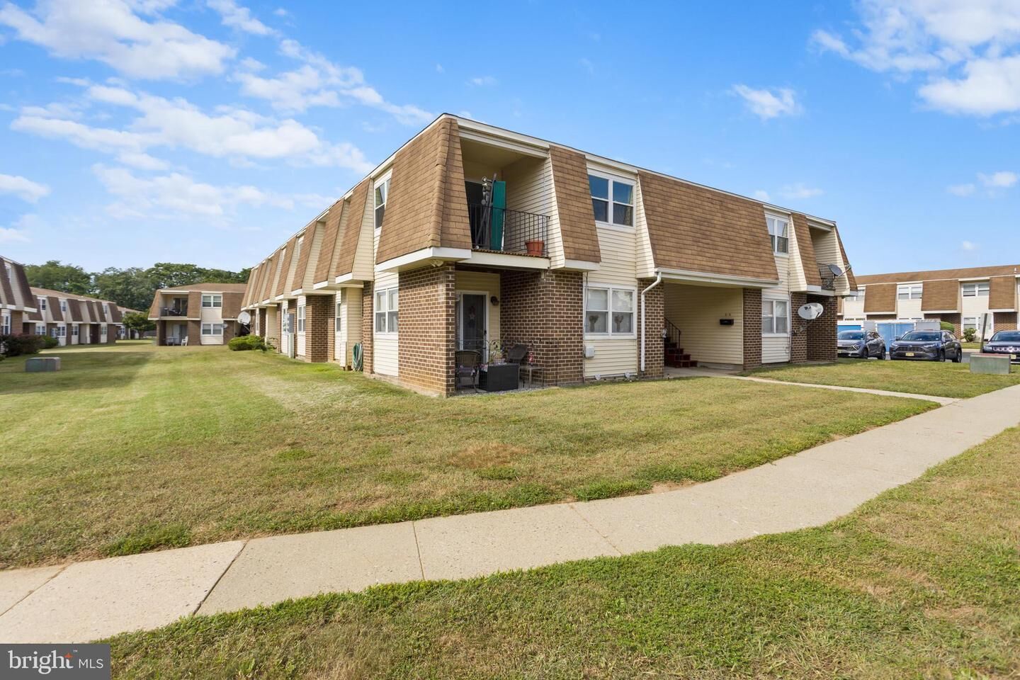 Property Photo:  5 Florence Tollgate Place 5  NJ 08518 