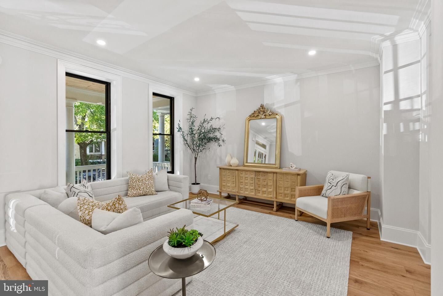 Property Photo:  323 10th Street NE  DC 20002 