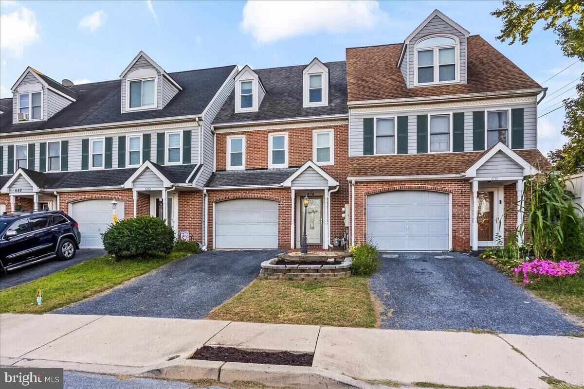Property Photo:  678 Topaz Drive  PA 17603 