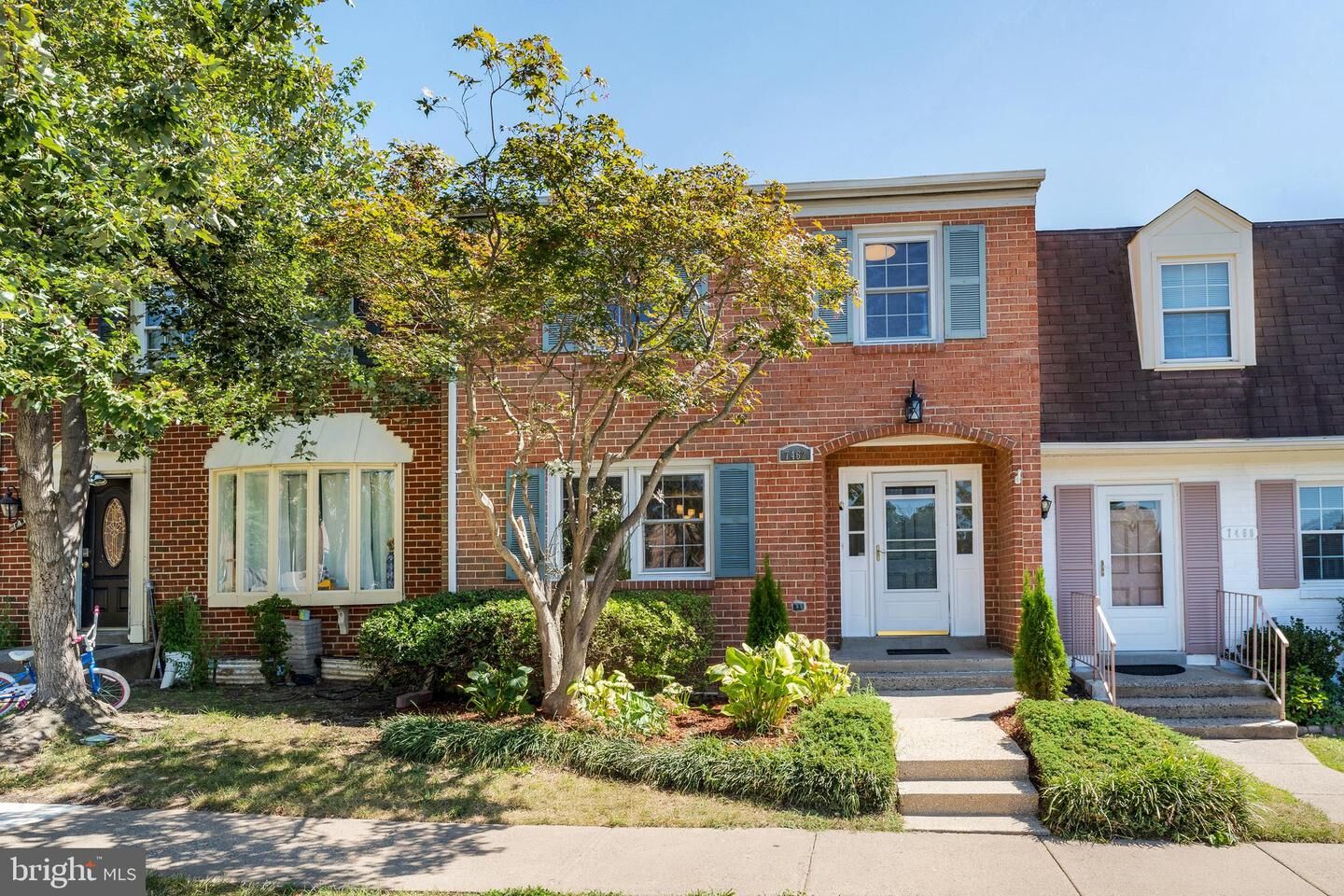 Property Photo: 7462 Covent Wood Court VA 22003