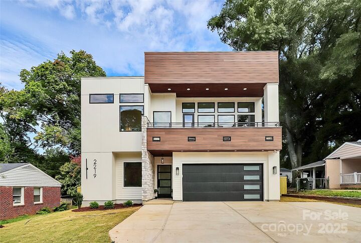 Property Photo: 2219 Shamrock Drive NC 28205