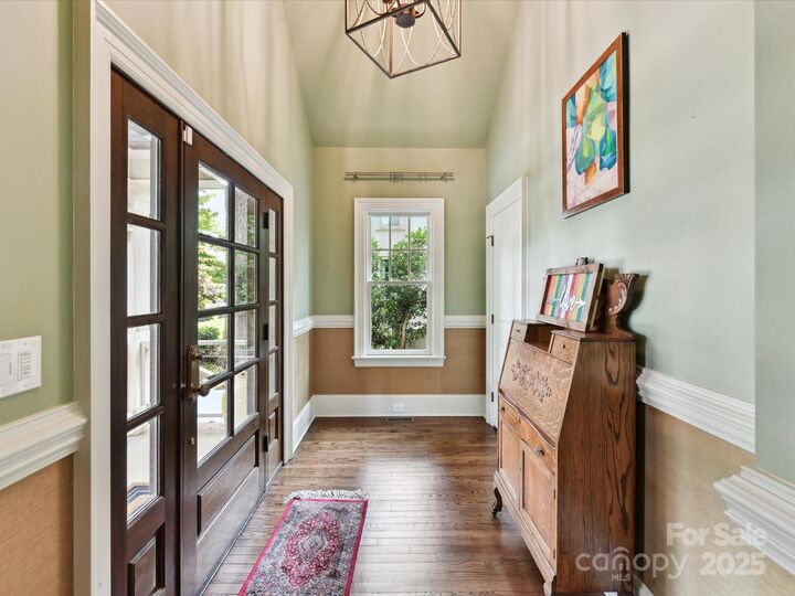 Property Photo: 2526 Sherwood Avenue NC 28207