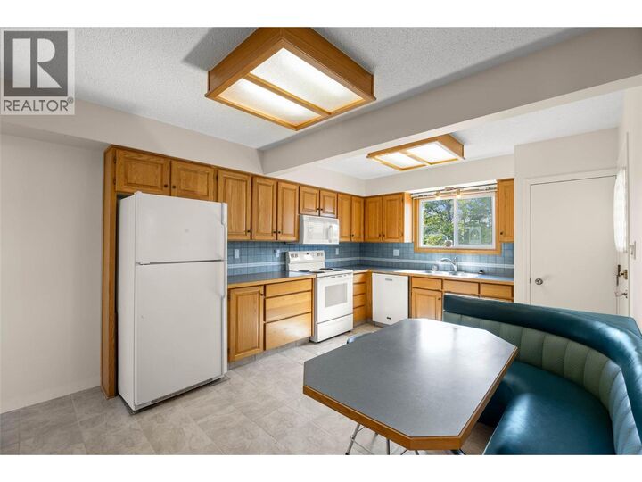 Property Photo: 629 Clearwater Avenue BC V2B 2A9