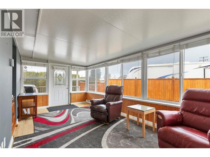 Property Photo: 415 Commonwealth Road 136 BC V4V 1P4