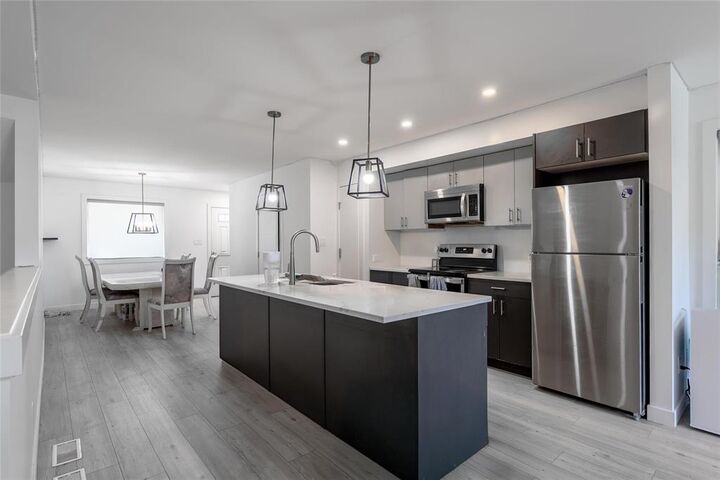 Property Photo:  41 Varennes Avenue  MB R2M 0N2 
