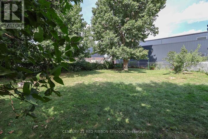 Property Photo: 205 Metcalfe Street East ON N7G 1P7