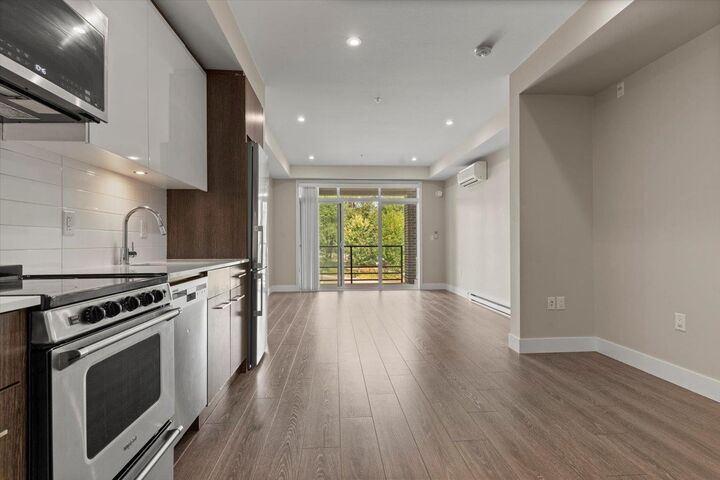 Property Photo:  45510 Market Way 202  BC V2R 6E1 