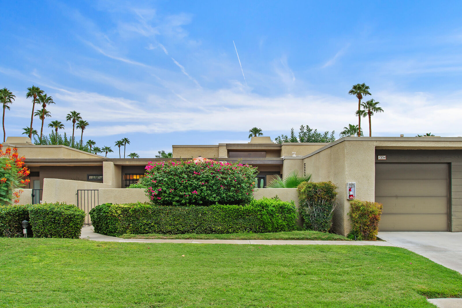 Property Photo:  1334 Tiffany Circle S  CA 92262 