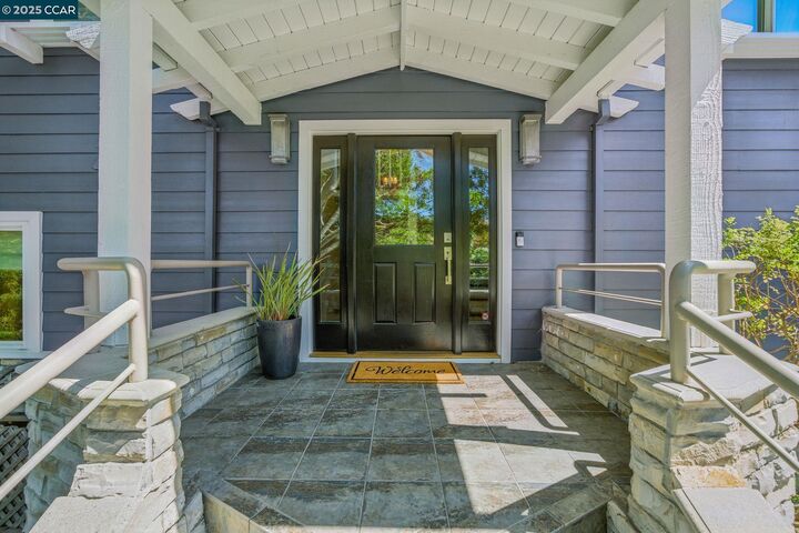 Property Photo: 14 Lucille Way CA 94563