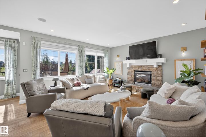 Property Photo: 6167 Stinson Way NW AB T6R 0K3