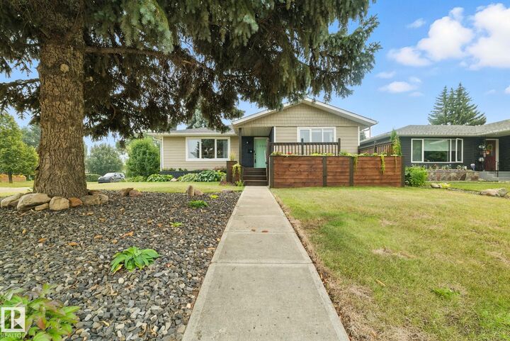 Property Photo: 6203 93 Avenue NW AB T6B 0W4