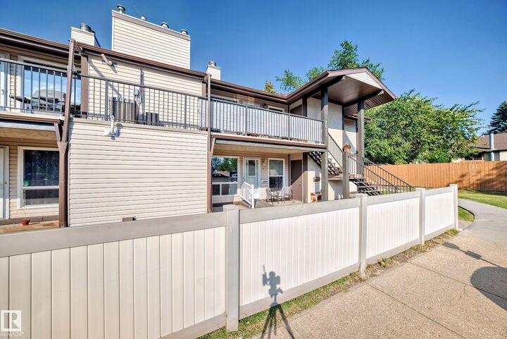 Property Photo: 2019 Saddleback Road NW AB T6J 4T4