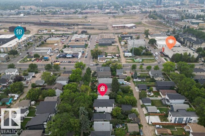 Property Photo:  9848 77 Avenue NW  AB T6E 1M4 