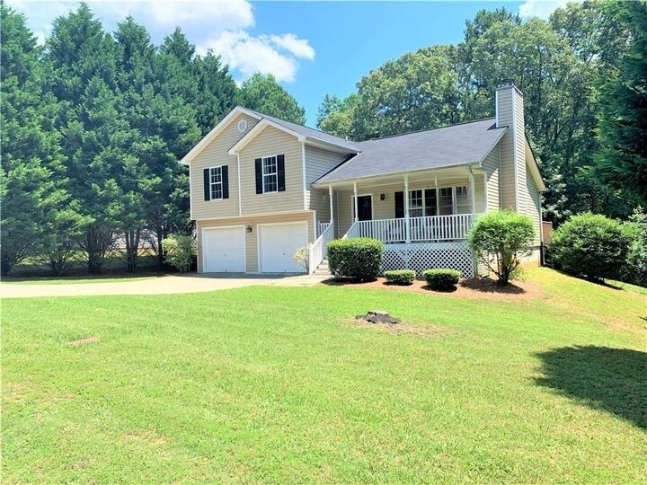 Property Photo: 2827 James Henry Drive GA 30019