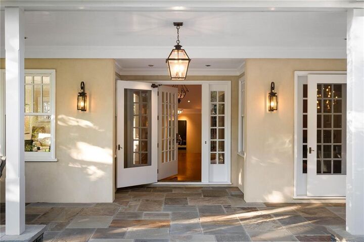 Property Photo:  81 Peachtree Circle  GA 30309 