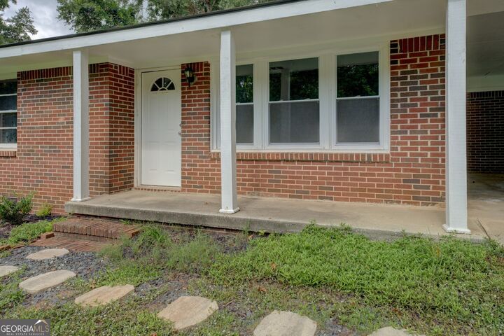 Property Photo: 882 Campbell Road GA 30014