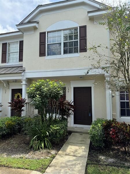 Property Photo: 136 SW 96th Avenue 15-2 FL 33324