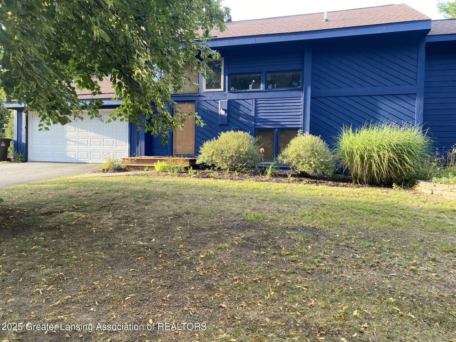 Property Photo:  1138 Cliffdale Drive  MI 48840 