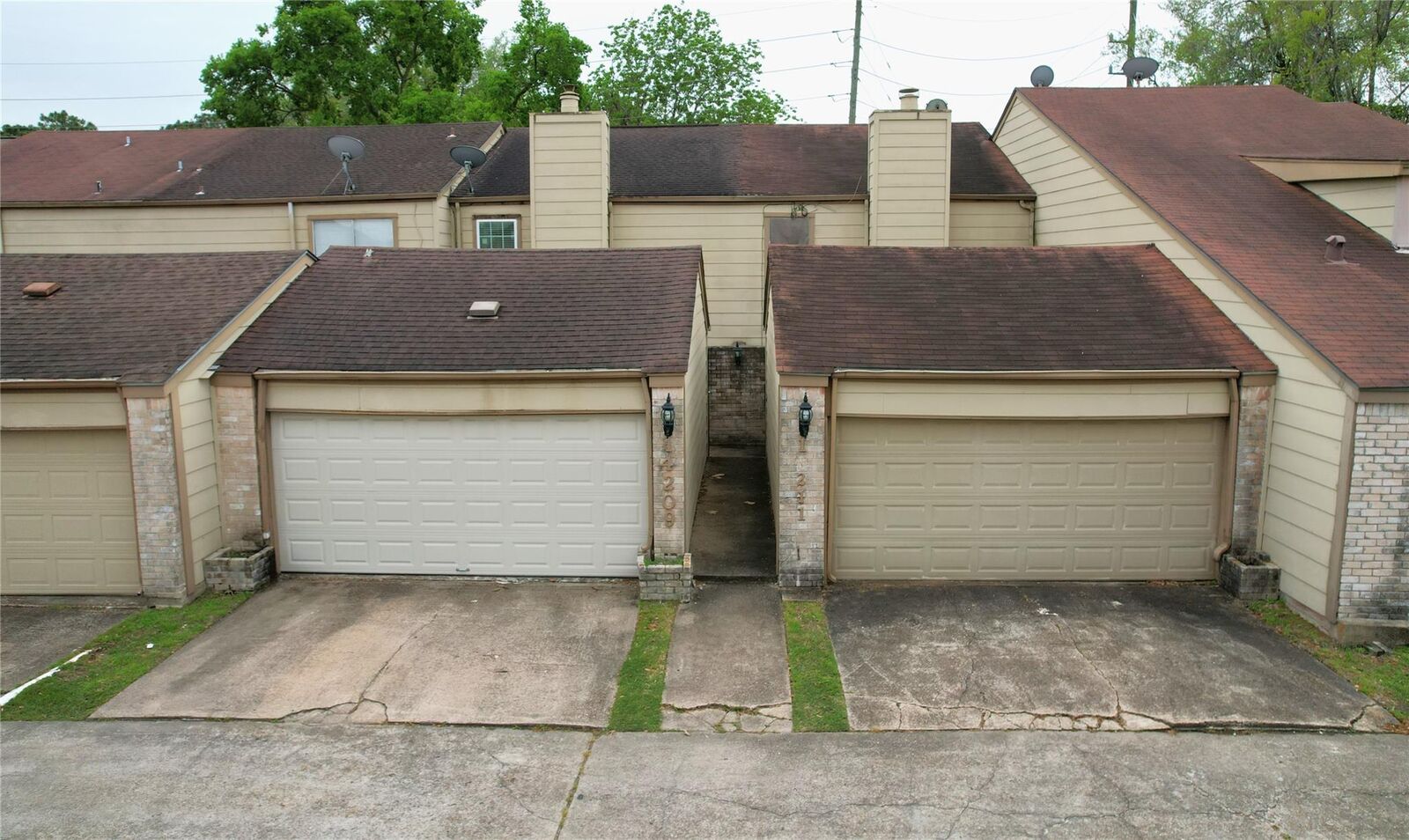 Property Photo:  14211 Briarsage Court  TX 77077 