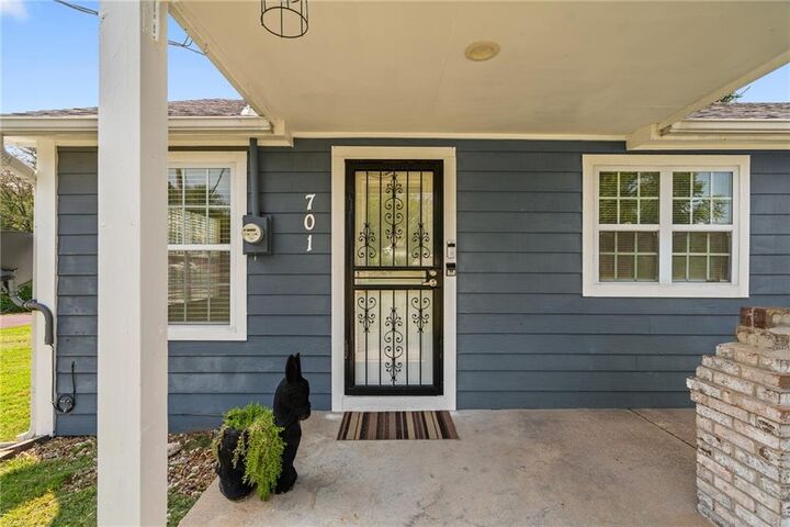 Property Photo:  701 N Jefferson Street  KS 66083 