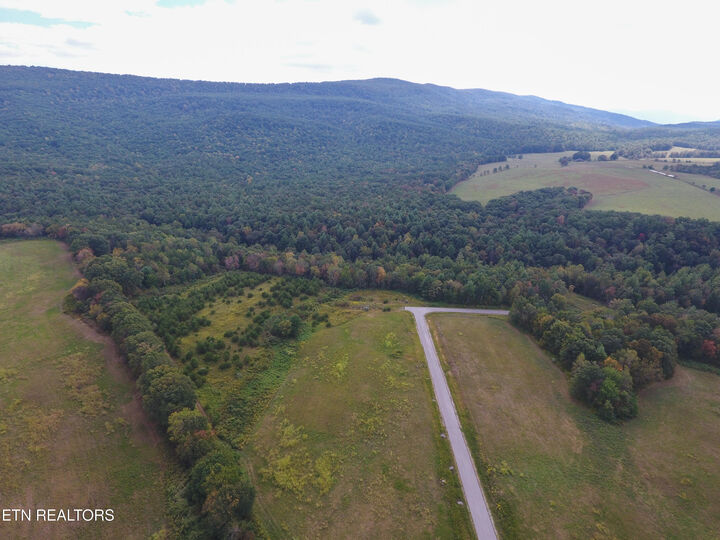 Property Photo:  Noah Lane  TN 38555 