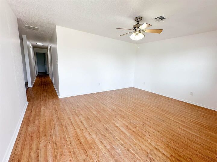 Property Photo: 6743 NW Compass Dr OK 73505