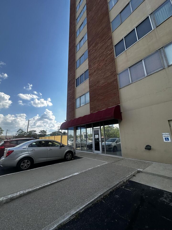 Property Photo:  2121 Nicholasville Road Suite 103-106  KY 40503 