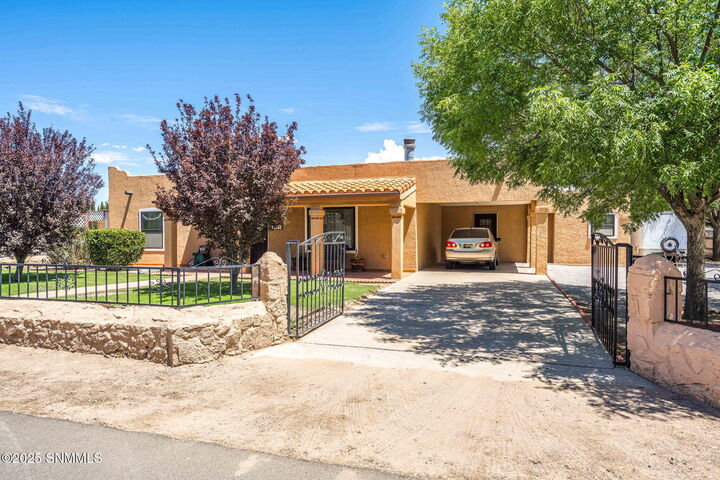 Property Photo:  2425 Calle De Santiago  NM 88046 