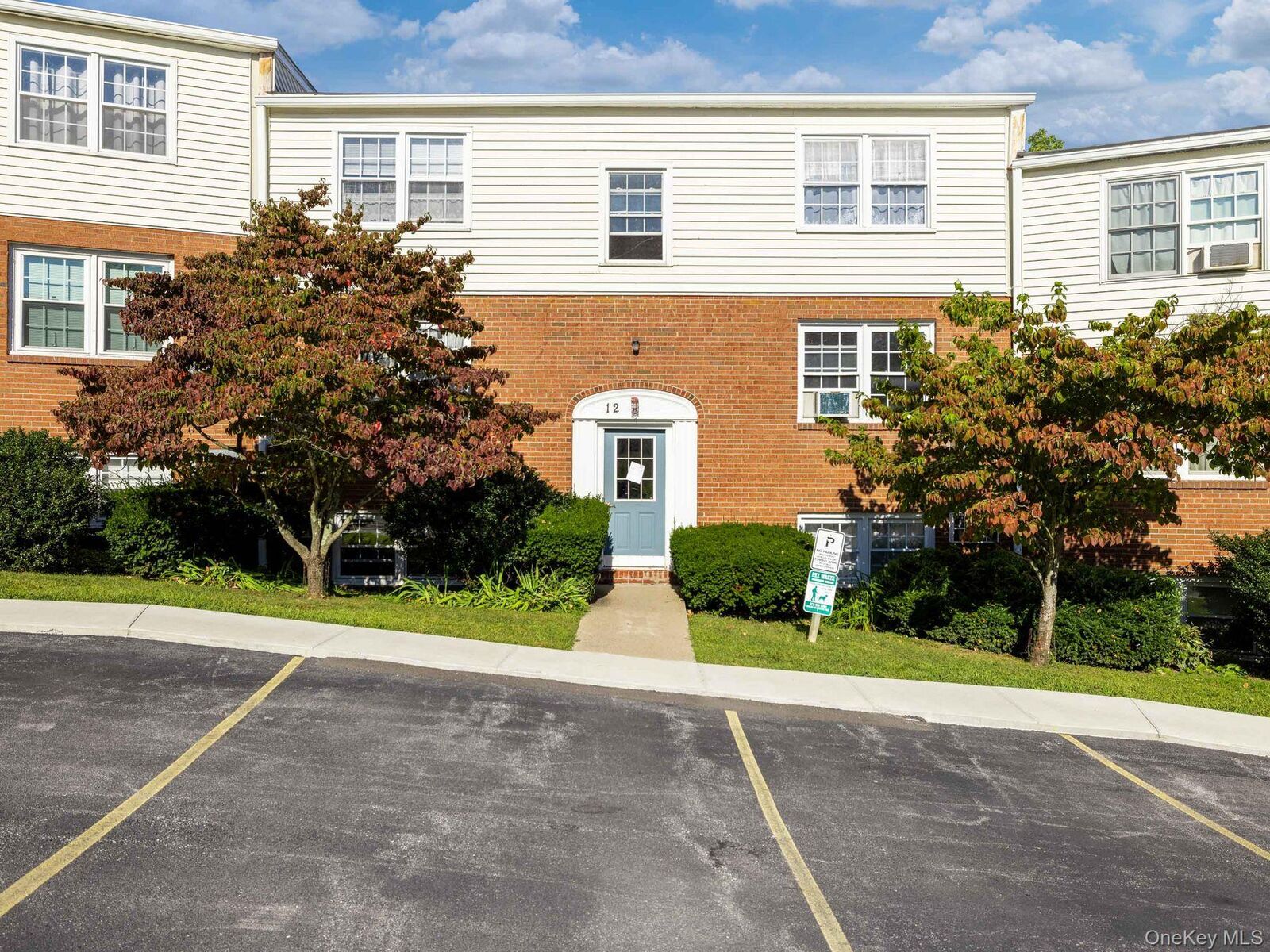Property Photo:  12 Huguenot Street 4  NY 12561 
