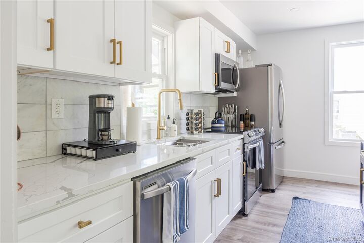 Property Photo:  293 Main Street 1  NY 12472 