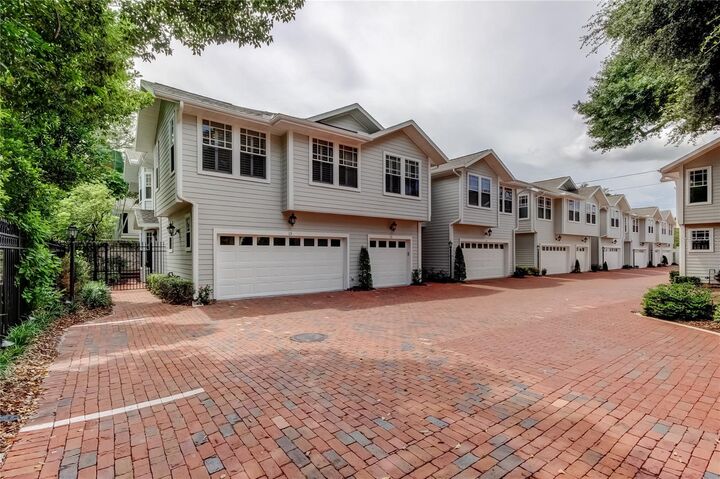 Property Photo: 2920 W El Prado Boulevard 13 FL 33629