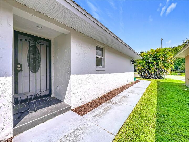 Property Photo:  1445 La Paloma Circle  FL 32708 