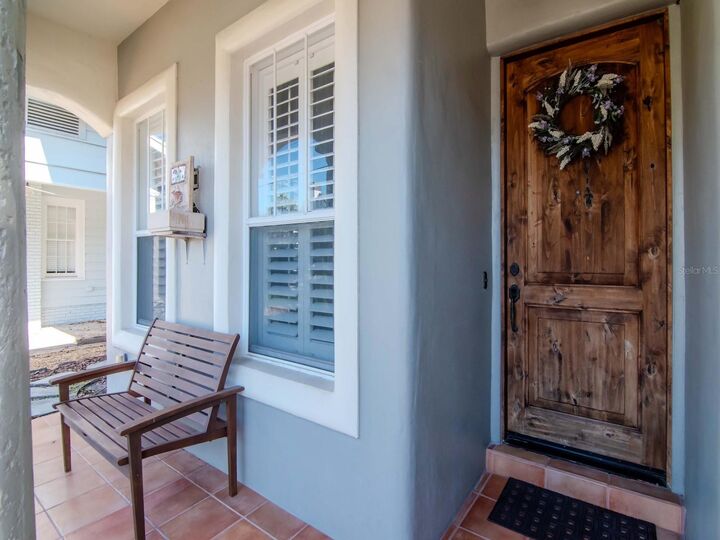Property Photo: 2807 W Sitios Street FL 33629