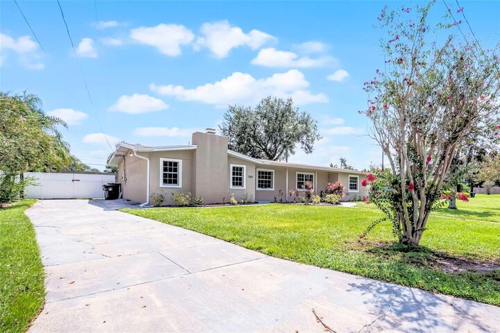 Property Photo:  1005 Marabon Avenue  FL 32806 